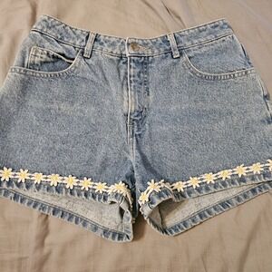 Vintage Y2K Paris Blues Sz 9 Junior  Daisy Embroidered Denim  Shorts